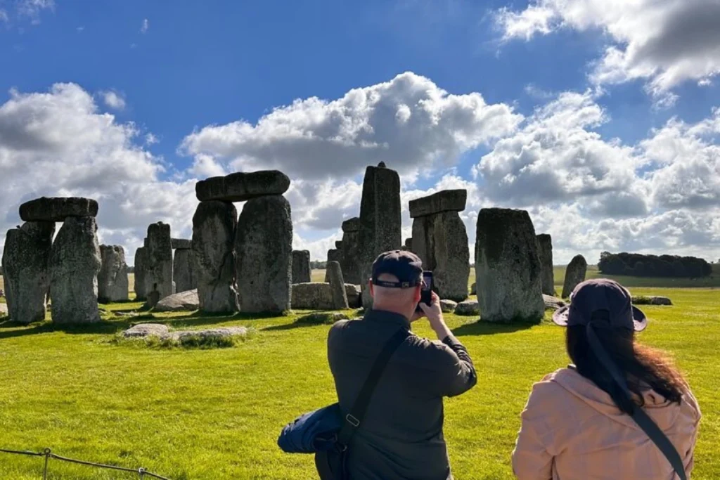 Stonehenge Travel Guide: Everything You Need to Know Stonehenge Travel Guide
