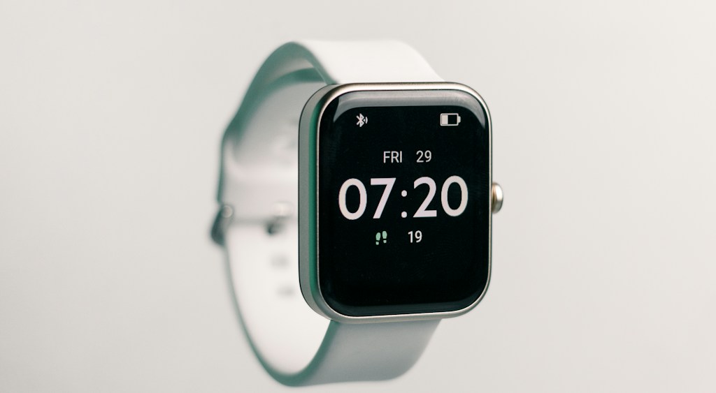 Refurbished Smartwatches That Handle Long Runs and Longer Workdays